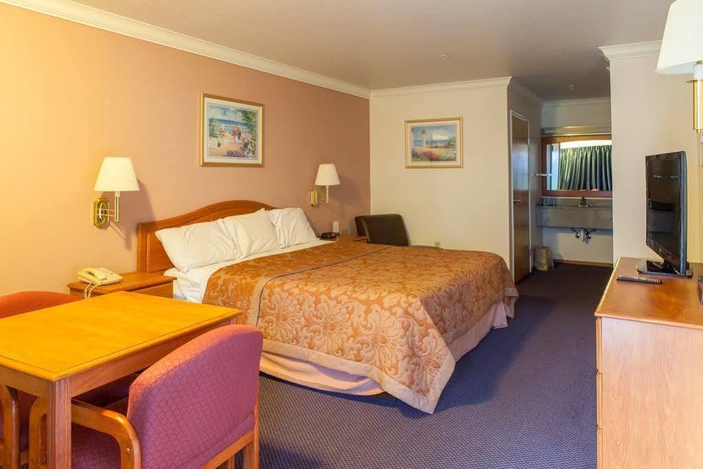 Creekside Inn & Suites Willits Dış mekan fotoğraf